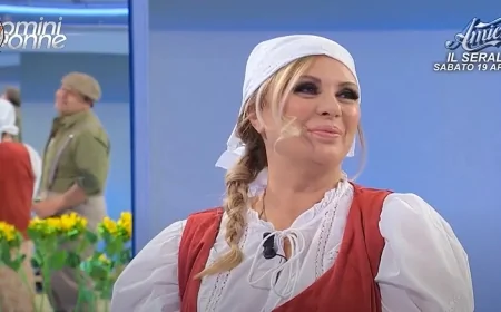 “Uomini e Donne”, Tina Cipollari contadina per un giorno