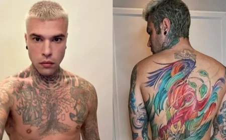 Fedez e il nuovo tatuaggio: un’araba fenice sulla schiena simbolo di rinascita
