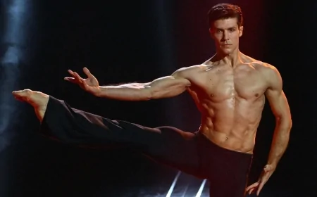 Roberto Bolle, il segreto del suo fisico perfetto a 50 anni: dieta, idratazione e disciplina