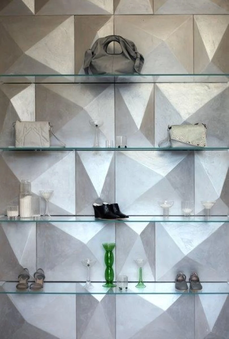 DESIGN WEEK 2025 - Malloni presenta 'Glass Threads' con Agustina Bottoni