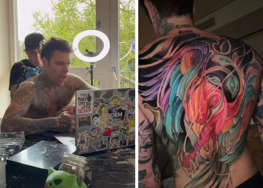 Fedez e il nuovo tatuaggio: un’araba fenice sulla schiena simbolo di rinascita