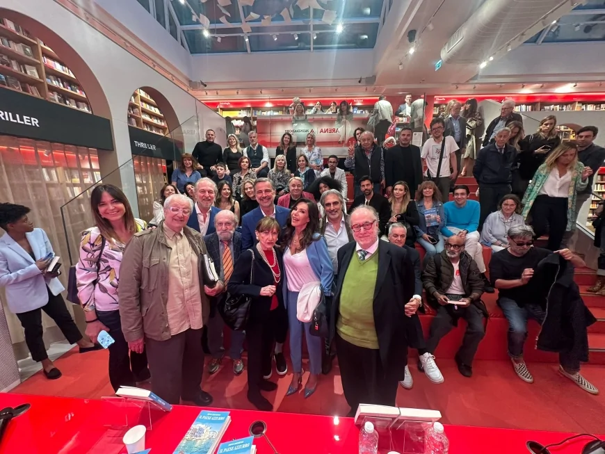 Presentazione de Il Paese Azzurro di Beppe Convertini alla Mondadori Duomo Milano
