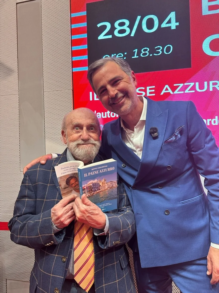 Presentazione de Il Paese Azzurro di Beppe Convertini alla Mondadori Duomo Milano