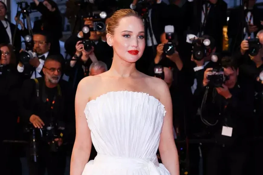 Jennifer Lawrence a Cannes 2025: infrange il dress code con stile