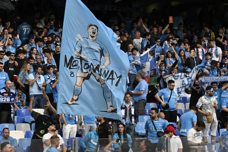 Napoli, coreografia da brividi e show al Maradona: uno stadio da leggenda