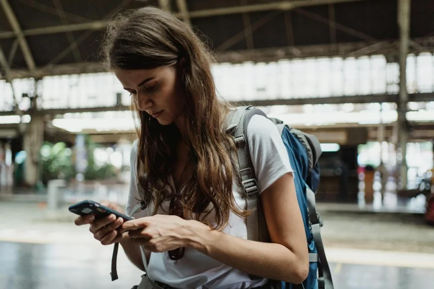 Viaggiare grazie alla tecnologia: siti e app che ogni viaggiatore dovrebbe utilizzare
