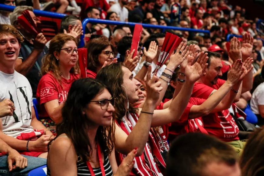 Olimpia Milano: Basket Inclusivo con Audiodescrizione per Tifosi con Disabilità Visive
