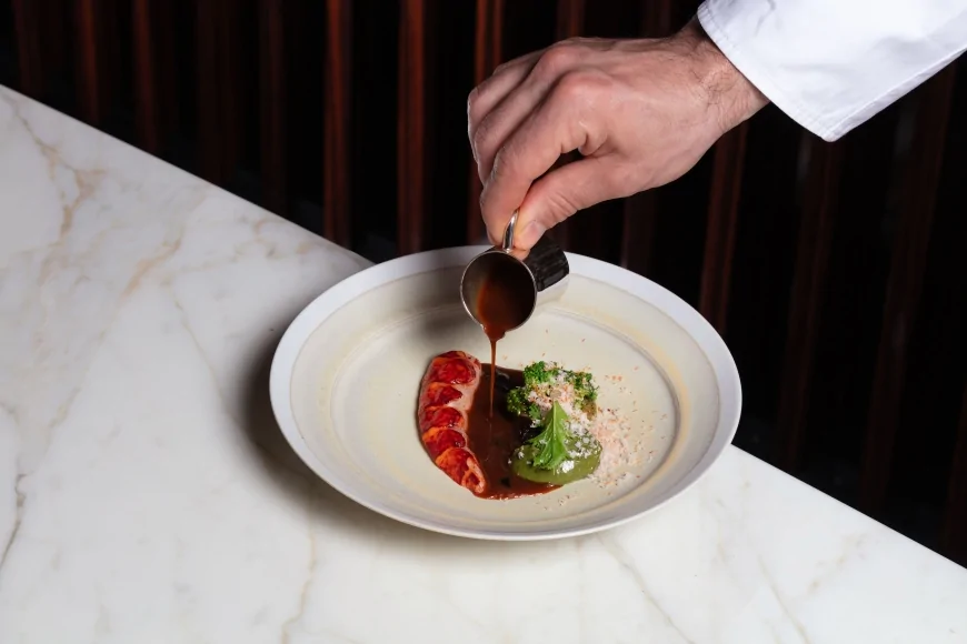 Il ristorante Alain Ducasse Roma del Romeo Hadid Roma presenta il nuovo menù