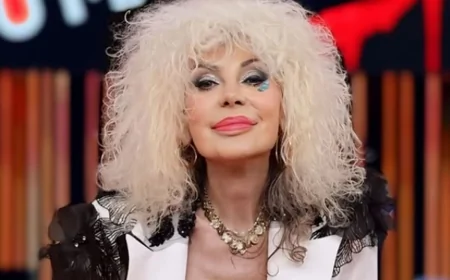 Donatella Rettore: 70 anni di musica e frasi cult dalle sue canzoni