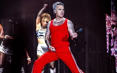 Robbie Williams incanta Trieste: grande successo in Piazza Unità d’Italia