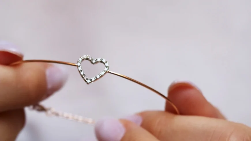 Solidarietà: Rubinia e Fondazione Donna a Milano chiudono crowdfunding orafo