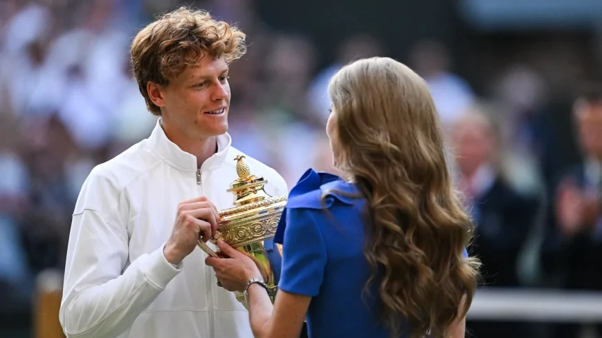 Jannik Sinner re di Wimbledon, primo azzurro nella storia: battuto Carlos Alcaraz
