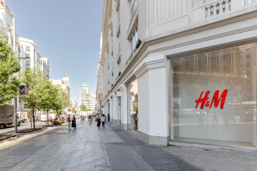 H&M Pre-loved arriva a Madrid nel flagship di Gran Vía