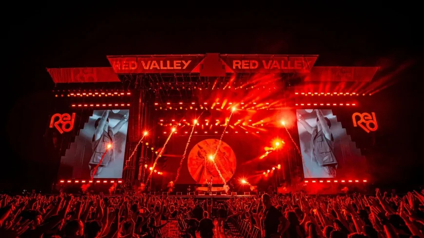 Red Valley Festival 2025: Anna, Lazza, Tony Effe e Steve Aoki accendono la terza serata