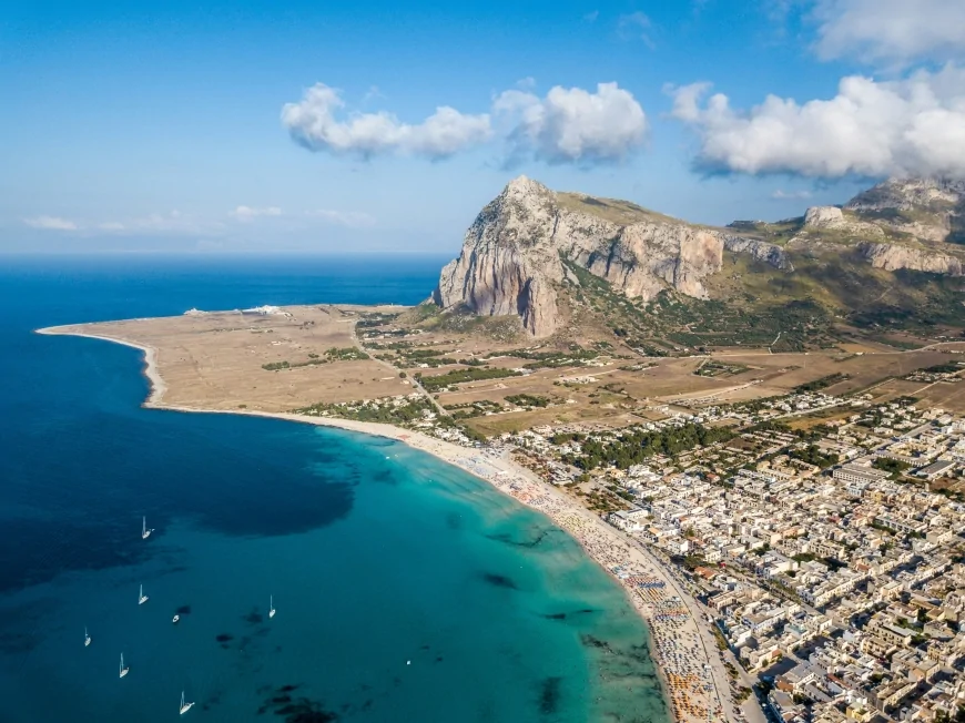 Ferragosto 2025: le 50 destinazioni più amate dagli italiani secondo Holidu