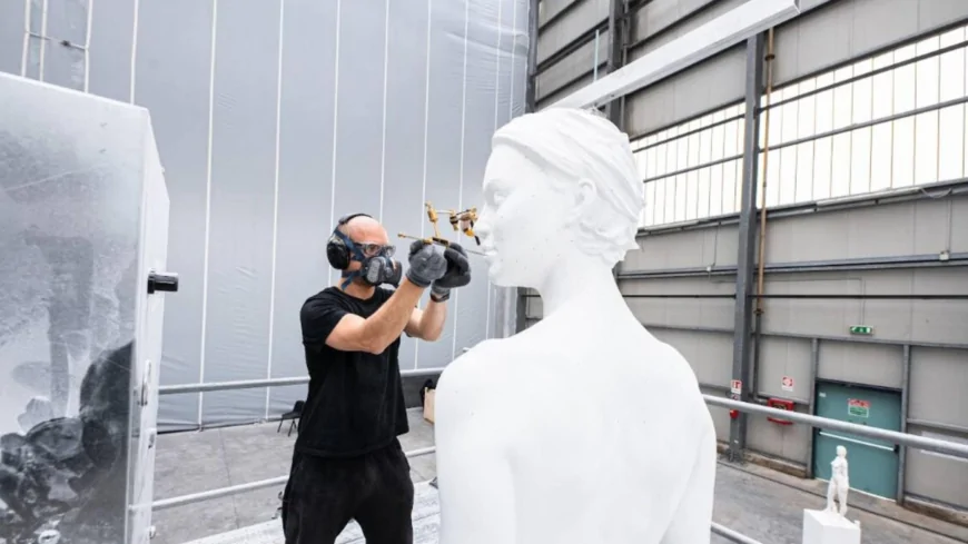 Meta censura Jago: bloccati i nudi del David, l’artista denuncia la scelta