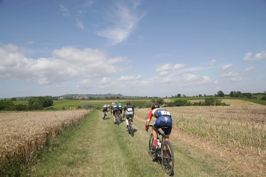 Gravel Maxxis 2025: circuito off road tra Bettola e le Strade Bianche del Garda