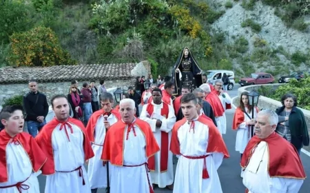 Badolato, il prof. Pasquale Rudi presenta il libro sulla Settimana Santa