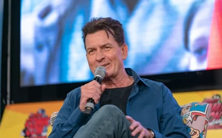 Charlie Sheen compie 60 anni: i ruoli più iconici tra cinema e TV