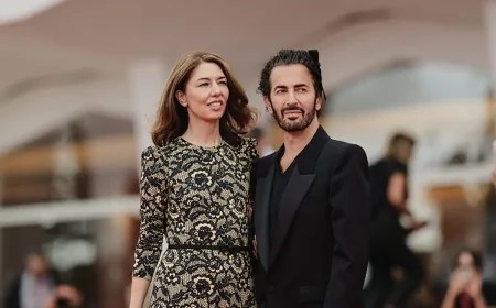 Venezia 2025: Sofia Coppola celebra Marc Jacobs al Festival del Cinema