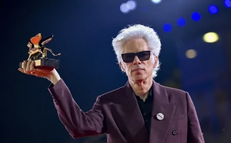 Venezia 2025: Jim Jarmusch vince il Leone d’Oro