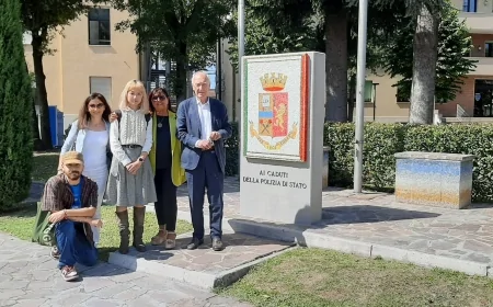 Accademia di Belle Arti Ravenna realizza stele musiva per il CAPS di Cesena inaugurata dal Capo della Polizia