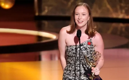 Emmy Awards 2025: il discorso di Hannah Einbinder per la Palestina e contro ICE