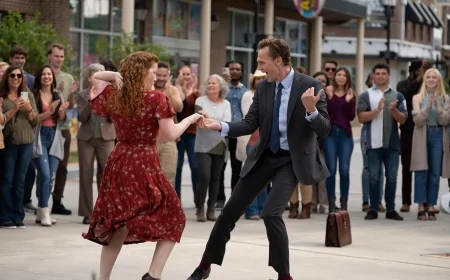 Tom Hiddleston in The Life of Chuck: la magia di una vita qualunque