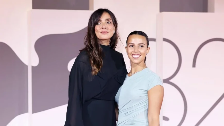 Ambra Angiolini e Jolanda Renga incantano al Festival di Venezia 2025: eleganza madre e figlia sul red carpet