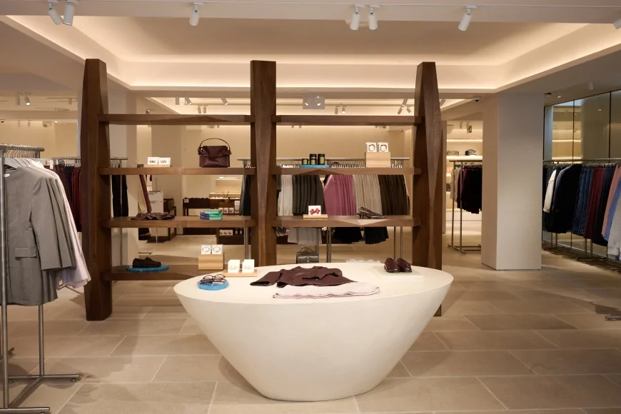H&M apre un nuovo flagship store nel Marais a Parigi con corner Pre-Loved
