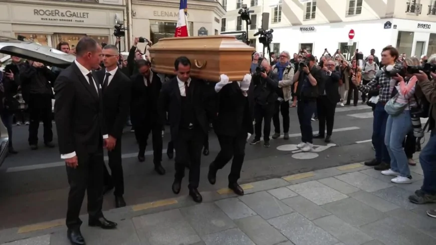 L’addio a Claudia Cardinale: centinaia a Parigi per i funerali