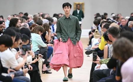 Dior P/E 2026: Jonathan Anderson incanta la Paris Fashion Week
