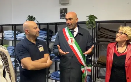 Bari: apre il guardaroba solidale di Progetto Arca e InConTra con H&M Italia