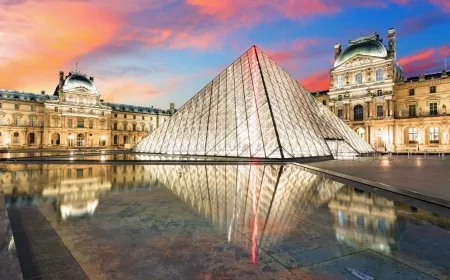 Colpo lampo al Louvre: rubati gioielli dal valore inestimabile