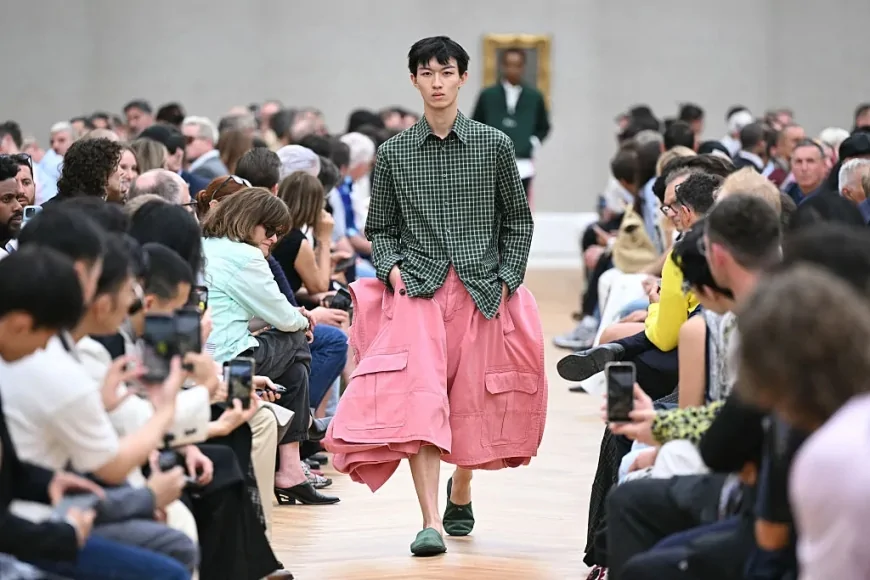 Dior P/E 2026: Jonathan Anderson incanta la Paris Fashion Week