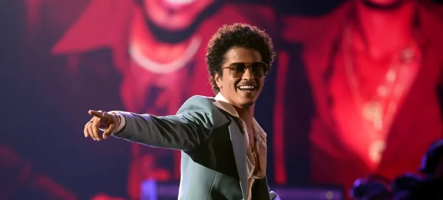 Bruno Mars compie 40 anni: carriera, canzoni più famose e curiosità