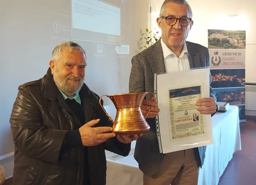 Premio Badolato di Calabria 2025 a Lino Gentile per la rinascita di Castel del Giudice