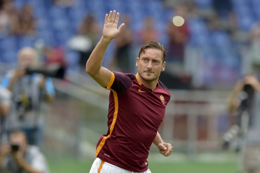 Francesco Totti svela il mistero della maglia “6 Unica”