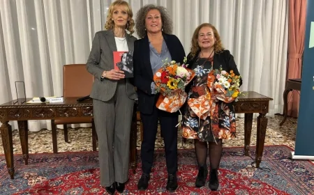 Tra nostalgia e desiderio, l’esordio di Lella Toscano emoziona il pubblico di Palazzo Casalini