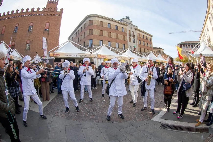 Festa del Torrone 2025 a Cremona: ospiti, showcooking e dolcezza