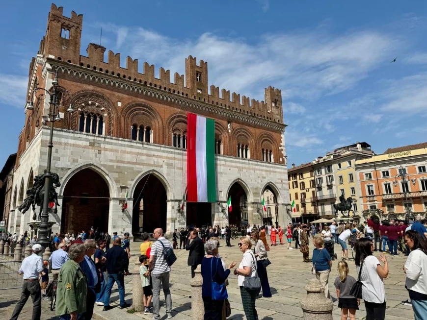 ANCI a Congresso 2025: Lettera Aperta di Edoardo Raspelli ai Sindaci d’Italia sul Tricolore