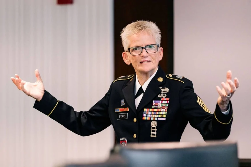 Gretchen Evans: la veterana che ha trasformato la perdita dell’udito in una corsa verso la rinascita