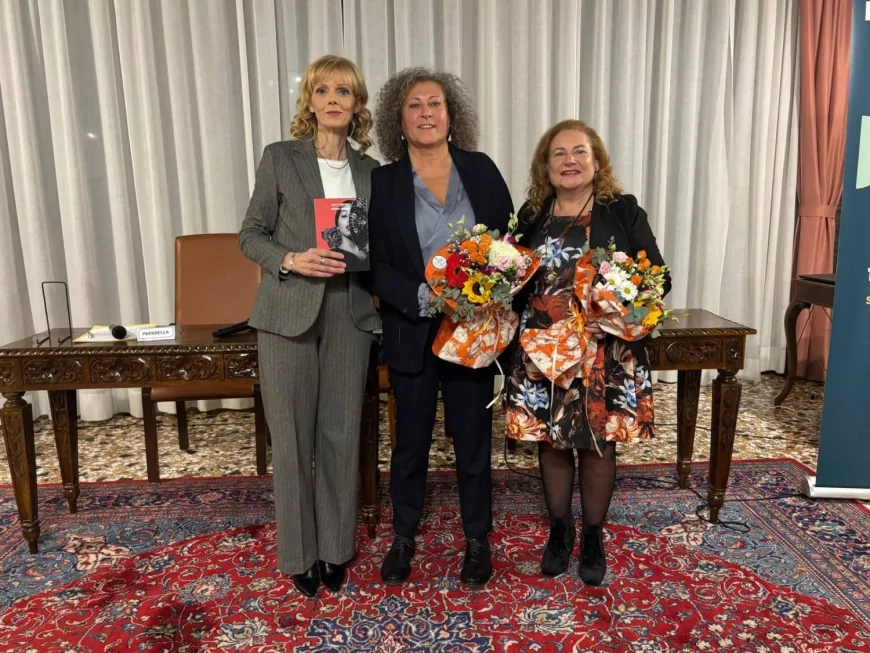 Tra nostalgia e desiderio, l’esordio di Lella Toscano emoziona il pubblico di Palazzo Casalini