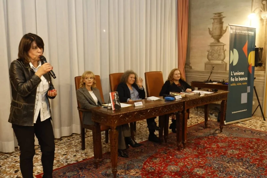 Tra nostalgia e desiderio, l’esordio di Lella Toscano emoziona il pubblico di Palazzo Casalini