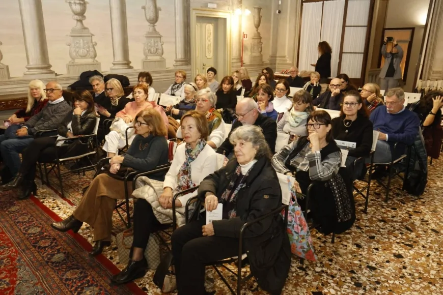 Tra nostalgia e desiderio, l’esordio di Lella Toscano emoziona il pubblico di Palazzo Casalini