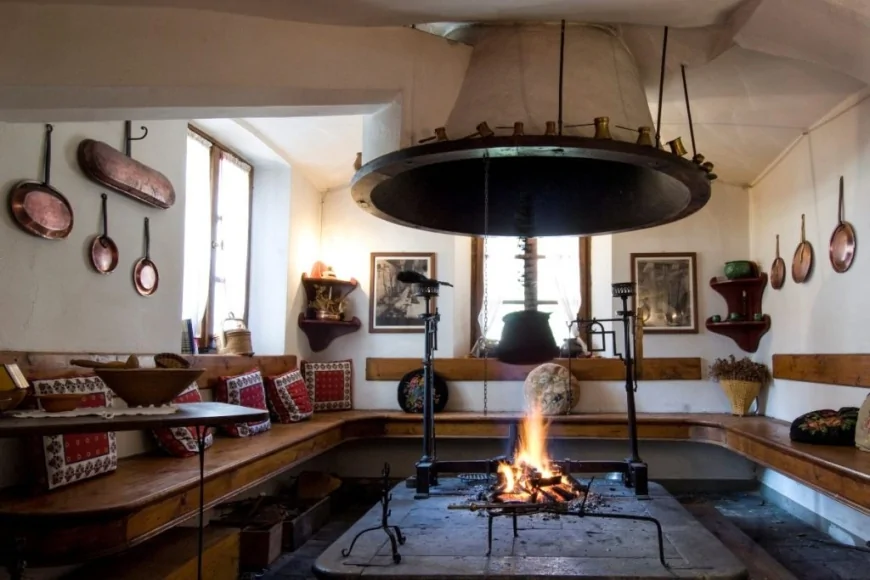 Fogolâr friulano: viaggio tra tradizioni, sapori e luoghi simbolo del Friuli Venezia Giulia