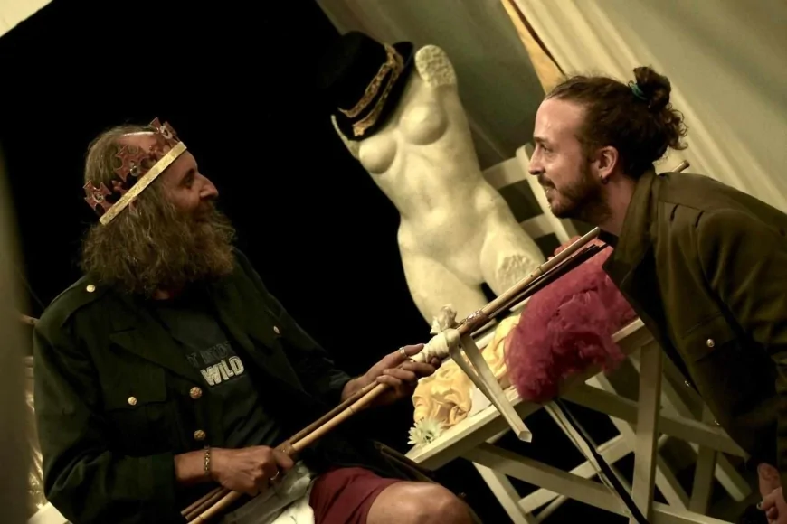 “Sotto questo crollo”: al Teatro a l’Avogaria di Venezia una distopia sul collasso delle ideologie