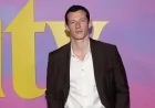 Callum Turner è il nuovo favorito per interpretare James Bond: il casting si infiamma