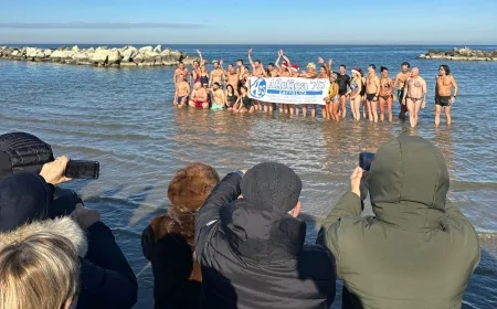 Atletica 75 Cattolica: il bagno di Capodanno chiude l’anno dei 50 anni della società