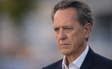 Richard E. Grant, tradito dopo 29 anni di amicizia: “Assolutamente devastato”